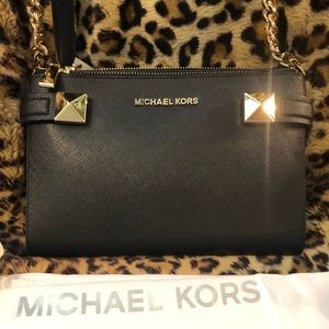 🔥BLACK FRIDAY SALE💥 🌹 🌹NEW Michael Kors Karla Med EW Crossbody Handbag